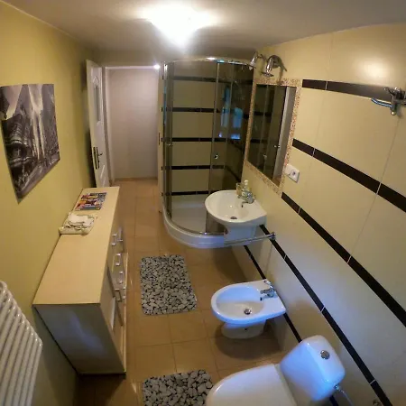 Przytulny Z Lazienka Cosy With Bathroom 拉布卡